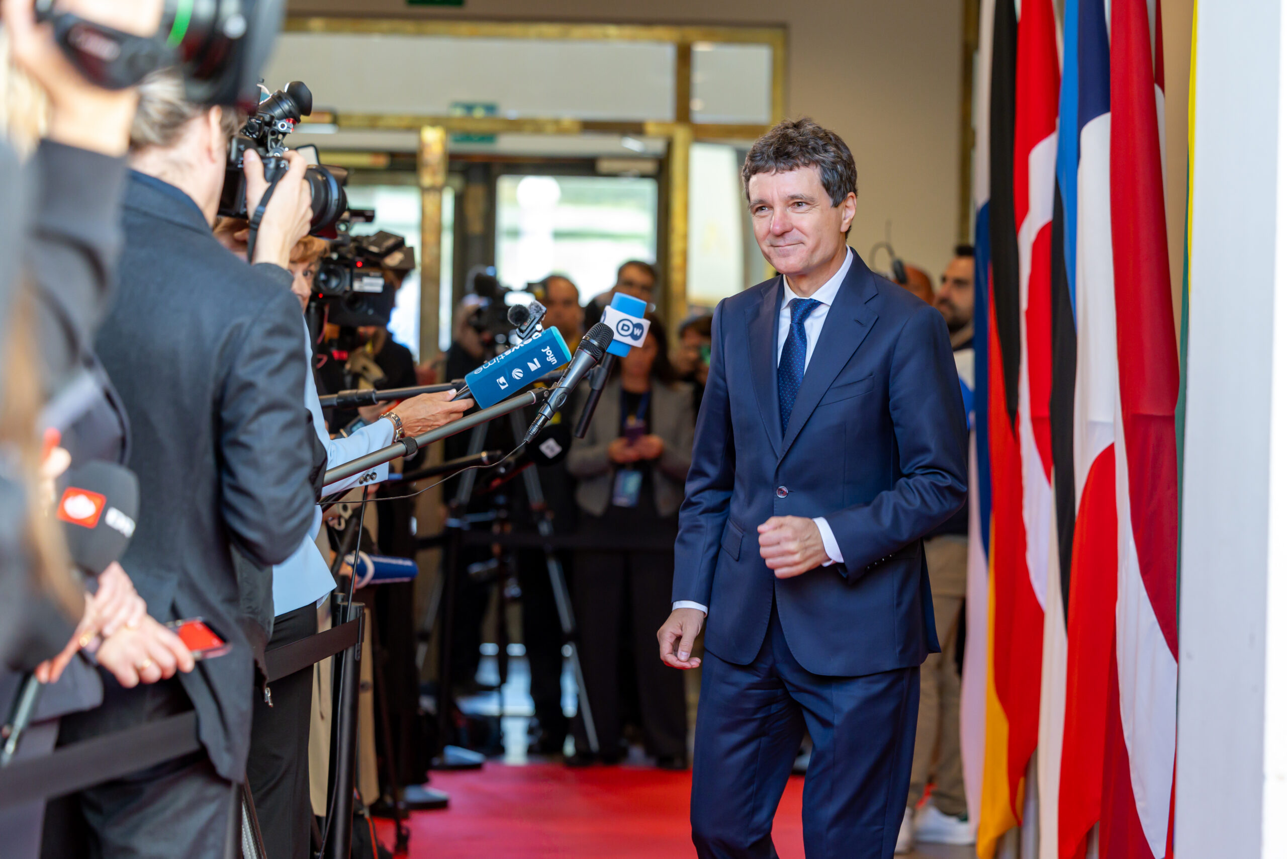 Nicușor Dan nu mai exclude alegerile anticipate. Când ar urma să desemneze noul premier