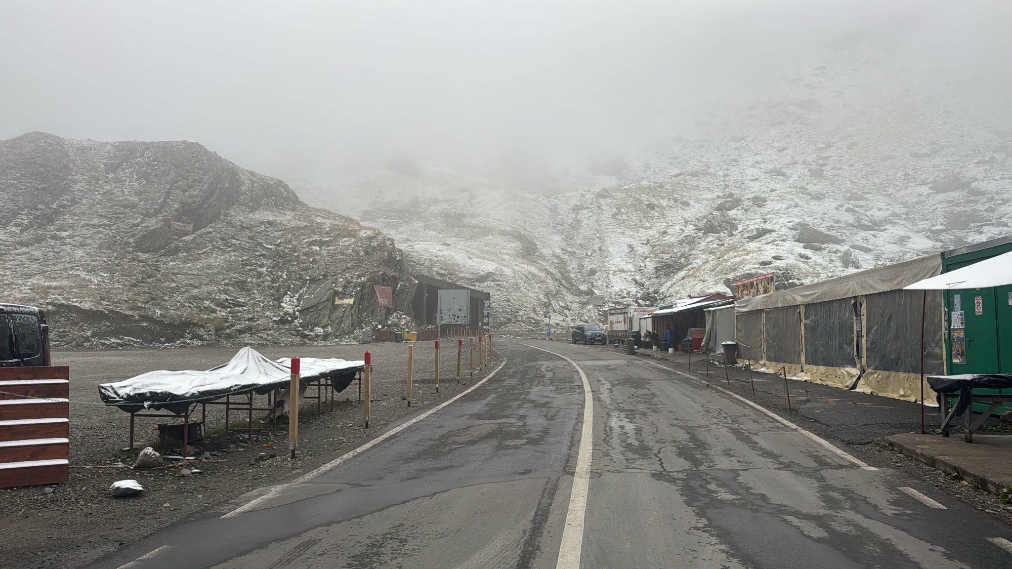 Prima ninsoare din acest sezon. Unde s-a depus deja zăpada în România