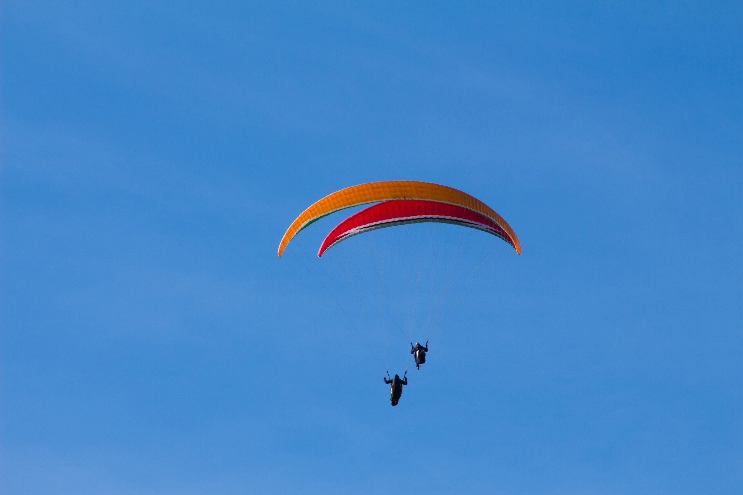 Parapantist rănit grav în masivul Leaota. Un elicopter SMURD a fost chemat pentru evacuare
