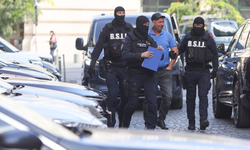 Arestări pe bandă rulantă în urma incidentelor din Piața Victoriei. Ce au decis judecătorii pentru suspecți