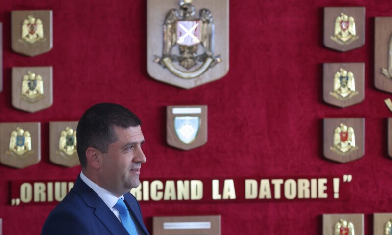 Fifor vrea explicații de la MApN pentru participarea a trei generali la audiera lui Miruță