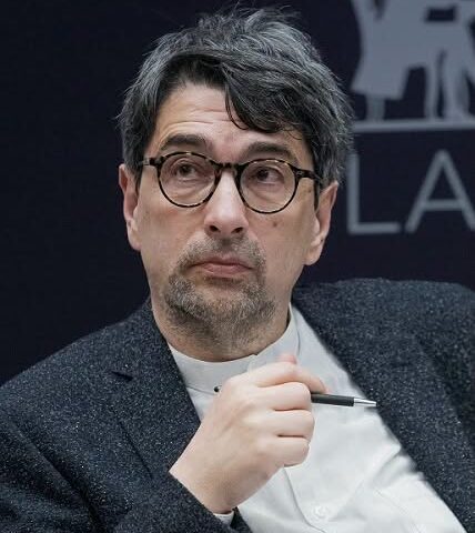 Sever Voinescu pregătește un nou partid politic. Fostul deputat combate zvonurile despre Nicușor Dan și critică dur partidele din Parlament