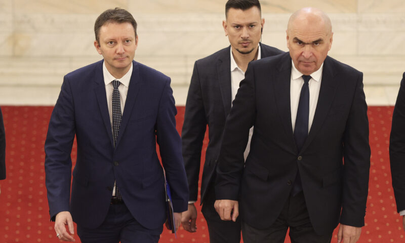 De ce îl susține Bolojan pe Siegfried Mureșan, dar s-a opus lui Adrian Veștea. Ce a făcut diferența între cele două desemnări