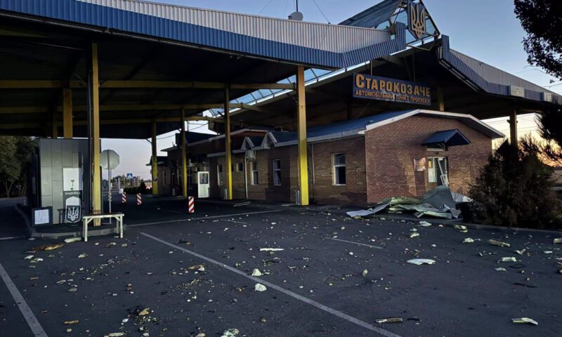 Cetățean al Republicii Moldova, rănit la Starokazacie de atacul rusesc. Maia Sandu și Vasile Tofan, protest