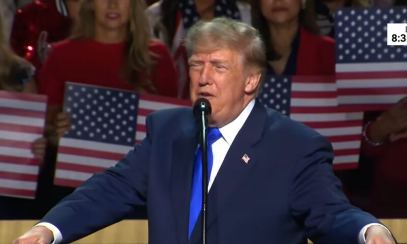 Trump promite 5.000 de dolari pentru fiecare american, dacă Republicanii câștigă alegerile de la jumătatea mandatului