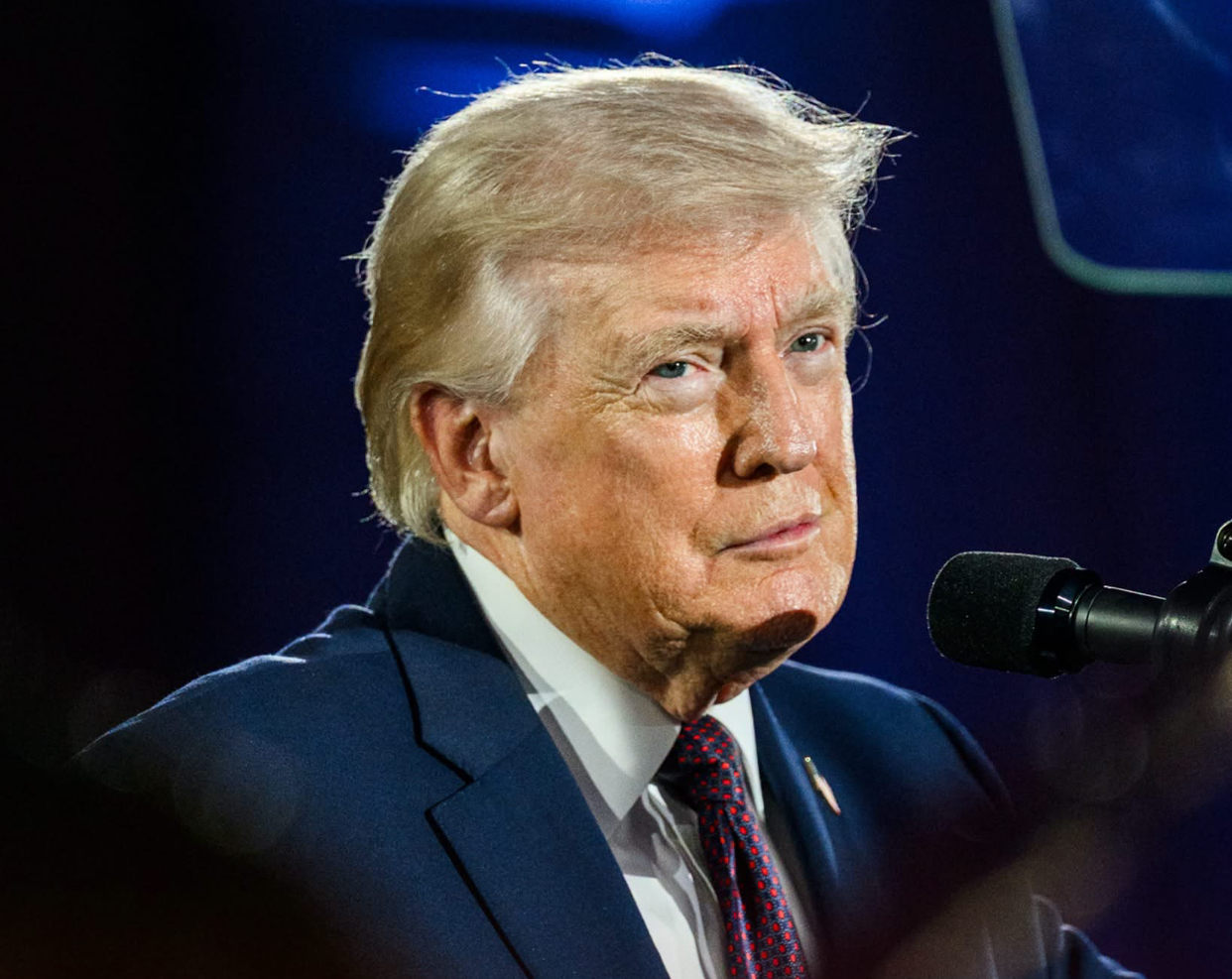 Donald Trump respinge apelurile pentru încetinirea dezvoltării AI. Lupta cu China, pe lista priorităților