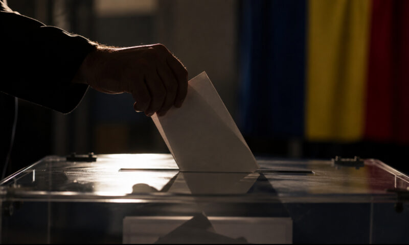 Proiectul pentru alegerile anticipate, în dezbatere publică. Ce se schimbă pentru candidați