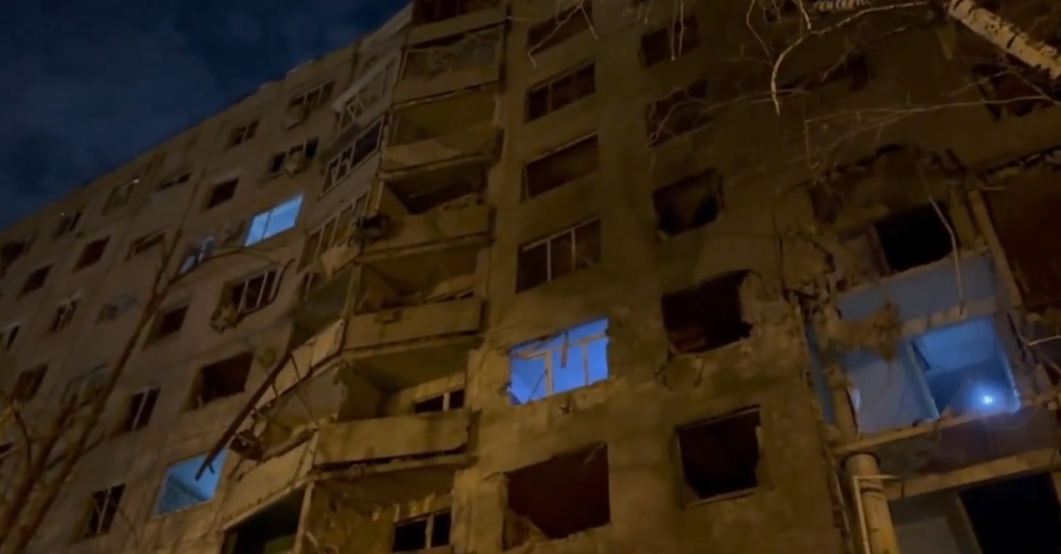 Atac cu bombă ghidată asupra unui bloc din Harkiv. 22 de persoane au fost rănite