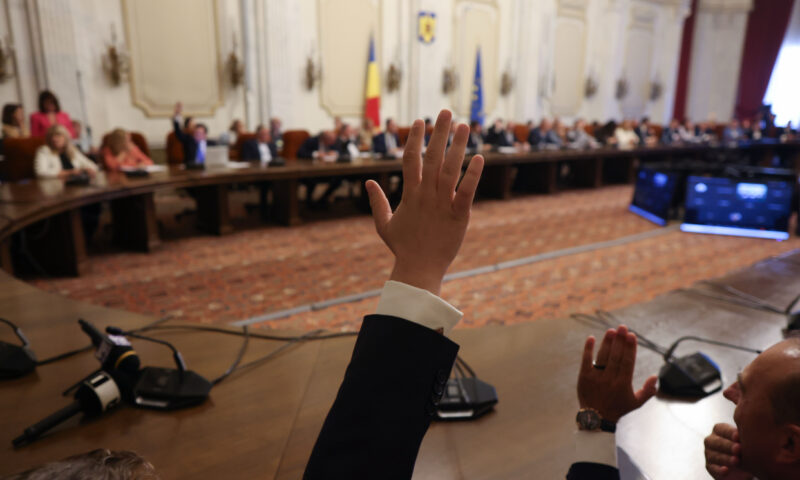 Audieri în comisiile parlamentare. Sebastian Burduja, aviz negativ, Tanczos Barna, aviz favorabil