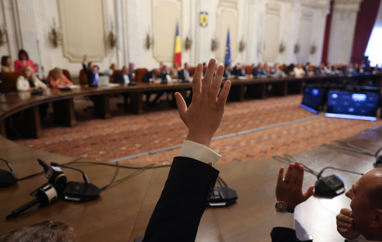 Audieri în comisiile parlamentare. Sebastian Burduja, aviz negativ, Tanczos Barna, aviz favorabil
