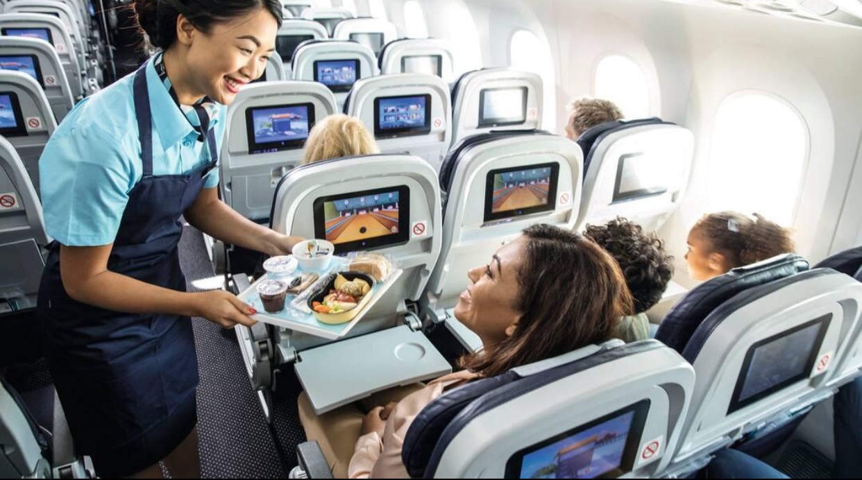 Urgențele medicale din avion, legate de o greșeală făcută înainte de zbor. Ce spun însoțitorii de bord