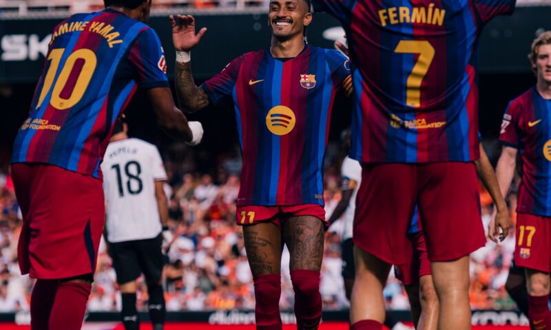 Lamine Yamal, dublă în meciul Valencia - Barcelona: 0-5. Catalanii au patru victorii consecutive în La Liga