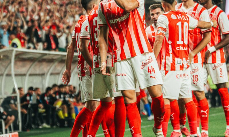 Dinamo a câștigat derby-ul cu FCSB. Două goluri, un penalty ratat și două eliminări pe „Arcul de Triumf”
