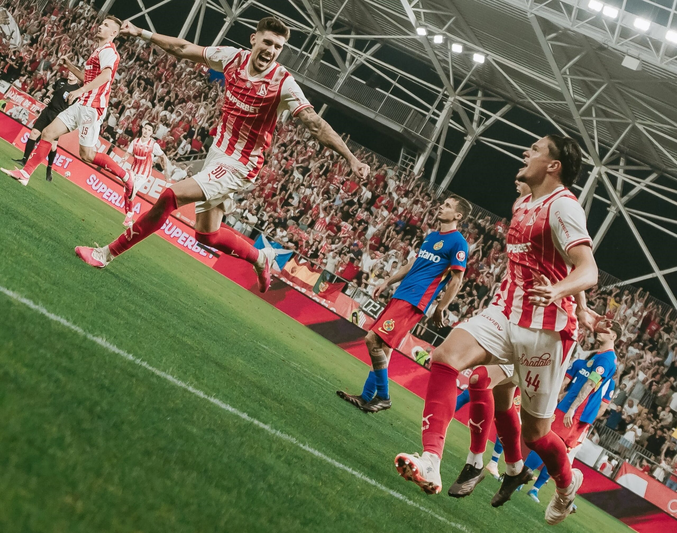 Superliga, etapa a 8-a. Dinamo rămâne lider, Petrolul urcă pe locul 2. Clasamentul înaintea meciurilor de luni, 7 septembrie