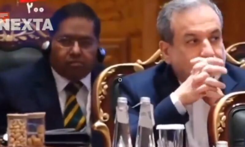 Diplomatul devenit viral la summitul BRICS: A mâncat toate nucile în timp ce vorbea președintele Iranului