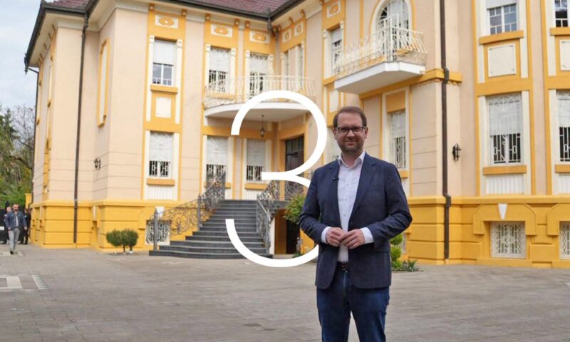 Dominic Fritz și-a încheiat mandatul cu „Deșteaptă-te, române” la pian. Sala a scandat „Timișoara!”
