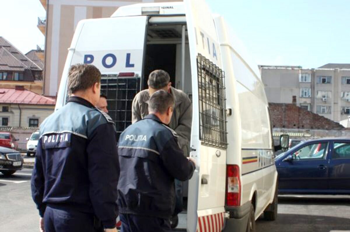 Mărturisirile unui ucigaș în serie guraliv despre trei crime din București