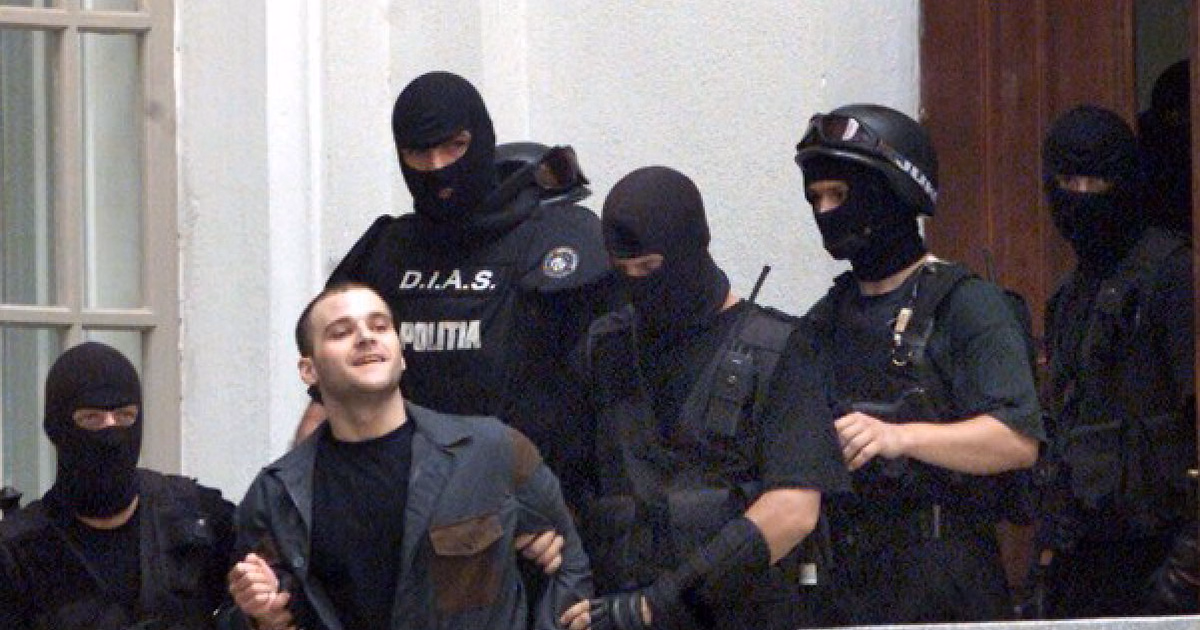 Misterele din dosarele cu crime ale lui Passaris și ale complicelui său, Paul Popa. Cine i-a ucis pe polițistul Sașa Disici și politicianul Sorin Moldovan