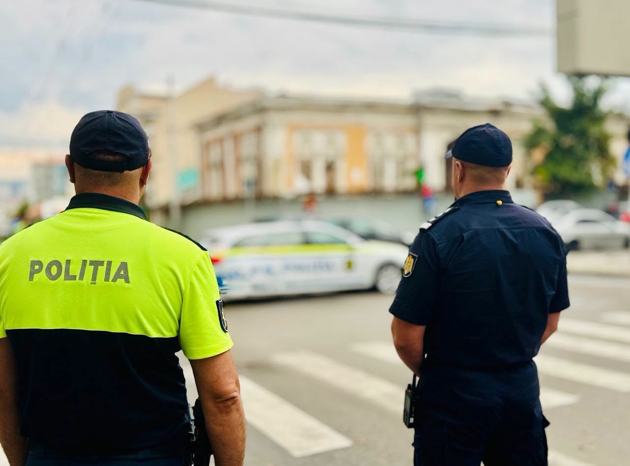 Tragedia de la Criuleni: doi soți găsiți morți, trei fete au rămas fără părinți. Bărbatul avea ordin de restricție