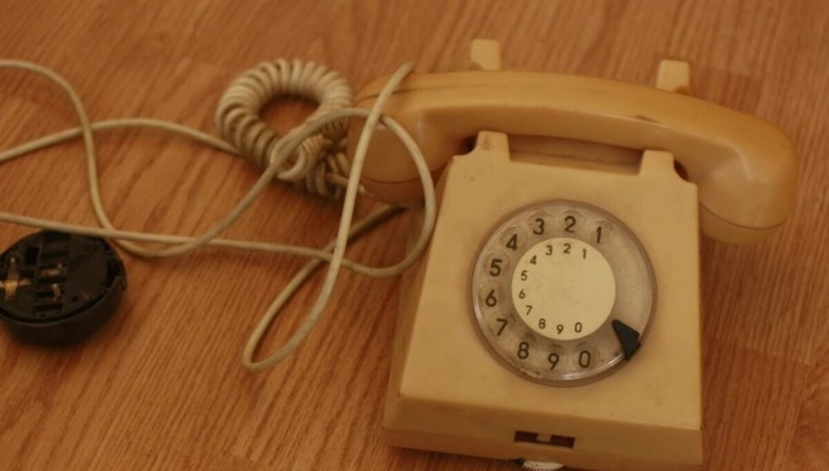 Telefonul românului era „urechea” Securității