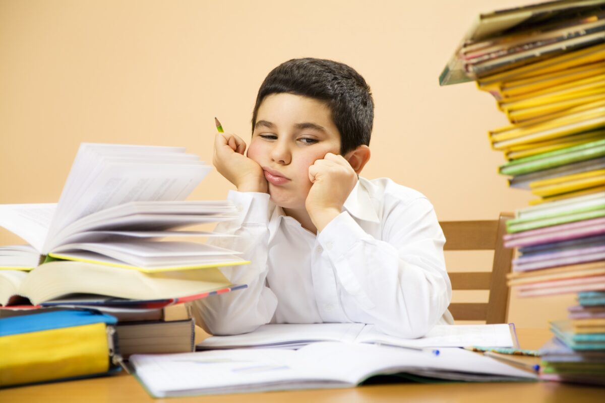 75% dintre elevi cer ajutor când temele sunt dificile, iar o treime renunță