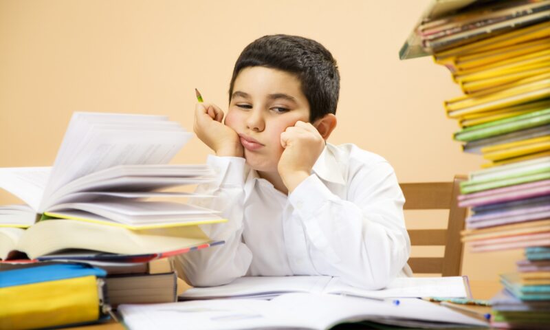 75% dintre elevi cer ajutor când temele sunt dificile, iar o treime renunță