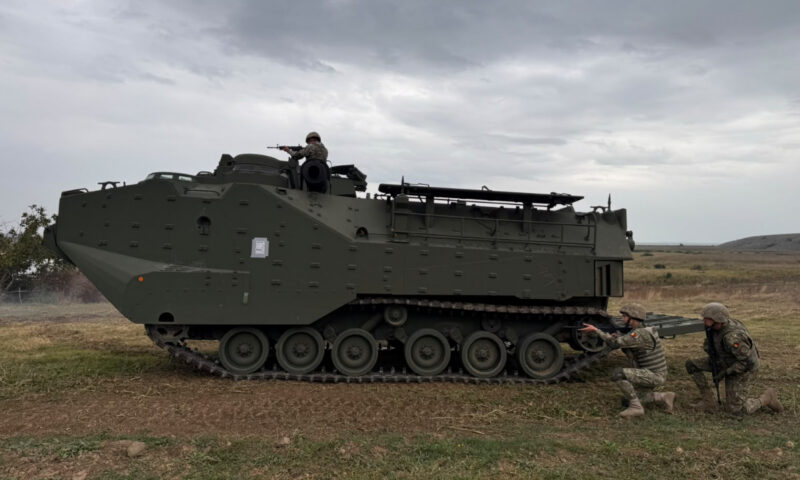 România a primit primele nouă vehicule amfibii de asalt AAV din SUA. Unde vor fi folosite și ce misiuni vor îndeplini