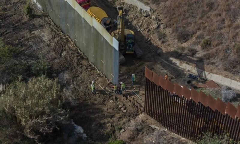 Administrația Trump extinde zidul de la granița cu Mexicul în vestul Texasului: Lucrările au început în regiunea Big Bend