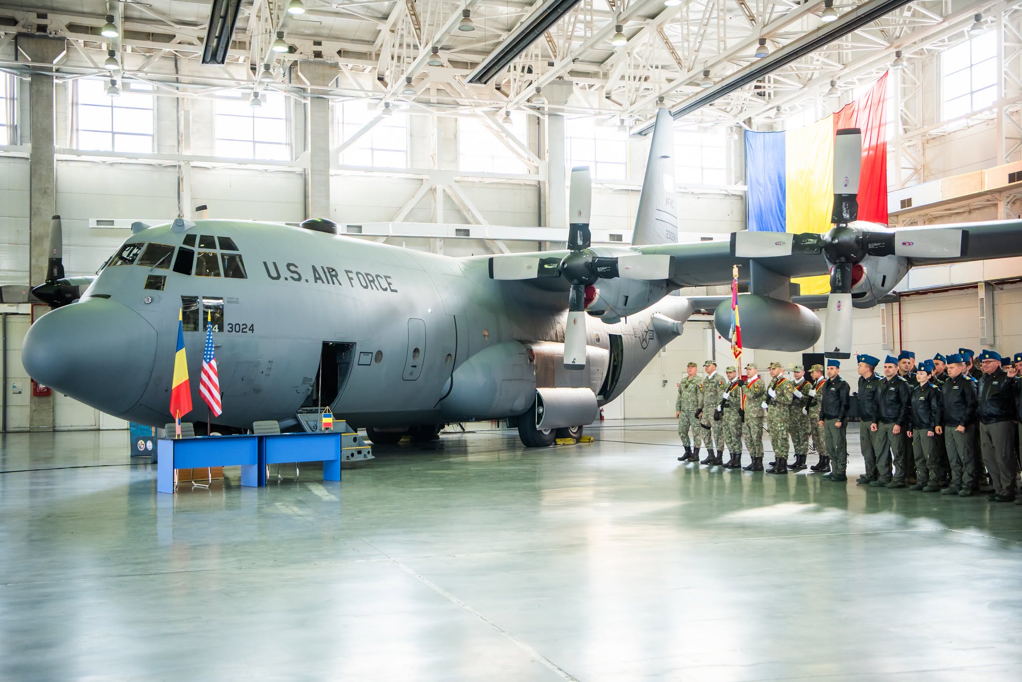 SUA au livrat României o aeronavă C-130 Hercules. Ce misiuni va putea îndeplini