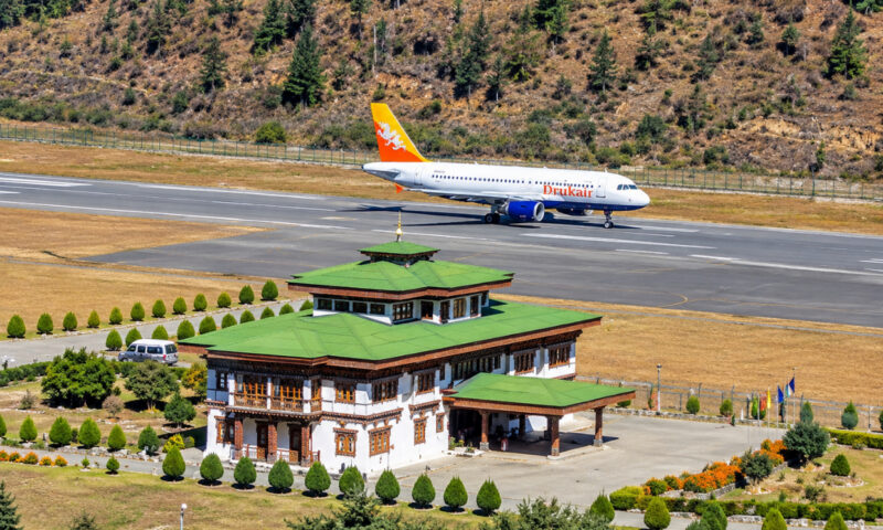 Cele mai periculoase piste de aeroport din lume. De ce sunt atât de dificile aterizările