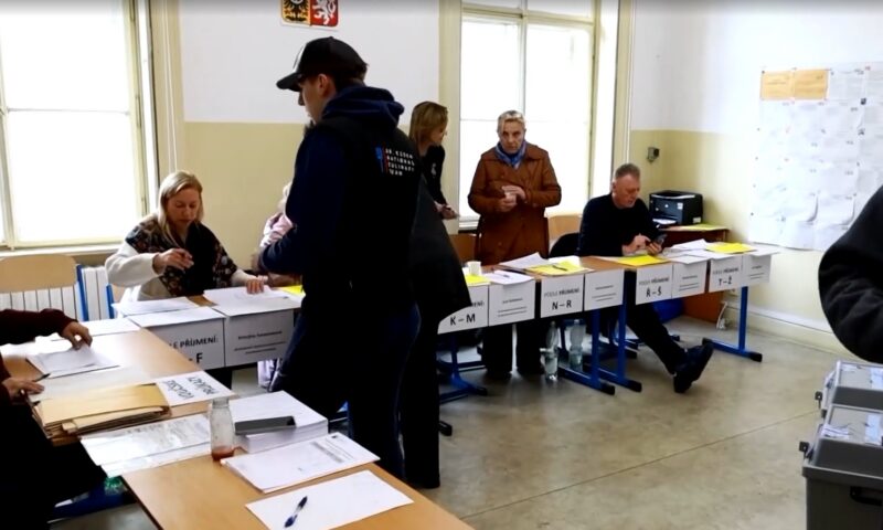 Alegeri locale și pentru Senat, în Cehia. Test pentru guvernul lui Andrej Babiš