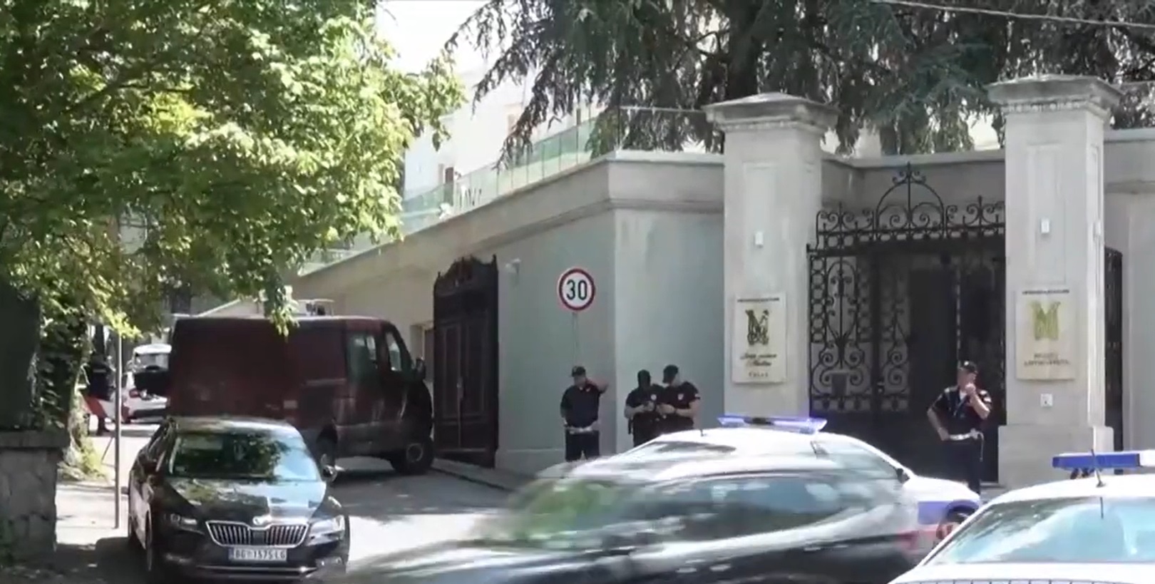 Atac terorist în fața ambasadei Israelului din Belgrad. Serbia a ridicat alerta teroristă la nivelul maxim