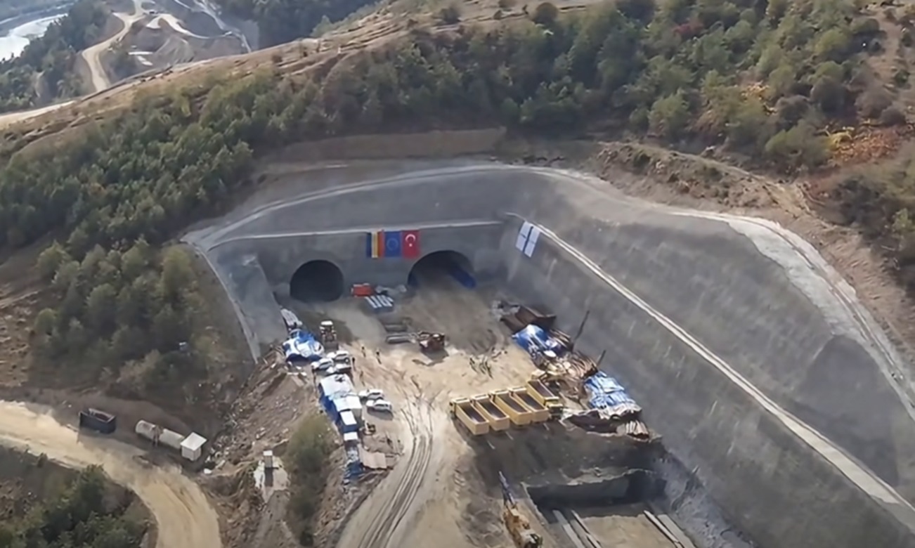 A doua galerie a tunelului Boița 1 de pe Autostrada Sibiu-Pitești a fost străpunsă