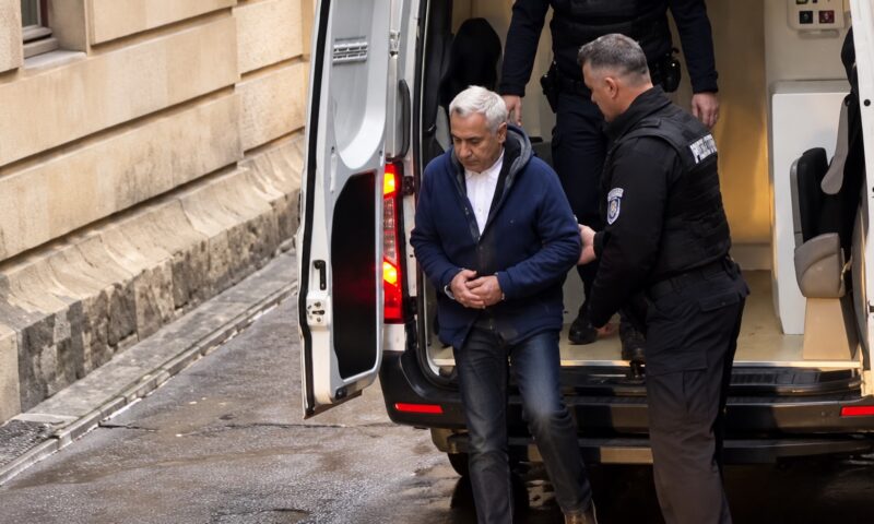 Susținătorii lui Călin Georgescu au blocat traficul în București. Jandarmeria face apel la calm