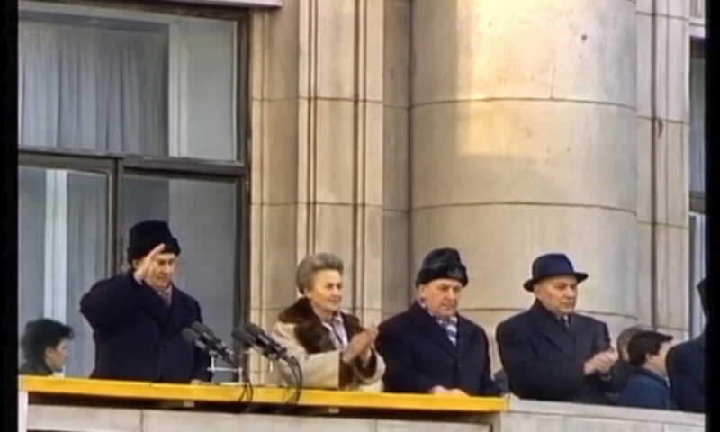 Locul din București care spune povestea căderii lui Ceaușescu. Ce a descoperit un scriitor francez în Piața Revoluției