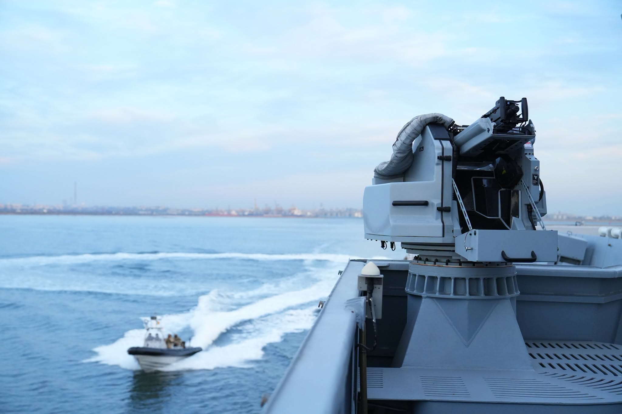 Corveta „Contraamiral August Roman”, primele trageri în Marea Neagră. Au fost simulate atacuri cu drone
