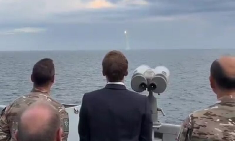 Franța a testat o rachetă strategică de pe un submarin nuclear. Macron a asistat la exercițiu