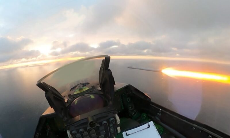 Imagini publicate de MApN după intervenția avioanelor F-16. Ce s-a întâmplat deasupra Mării Negre