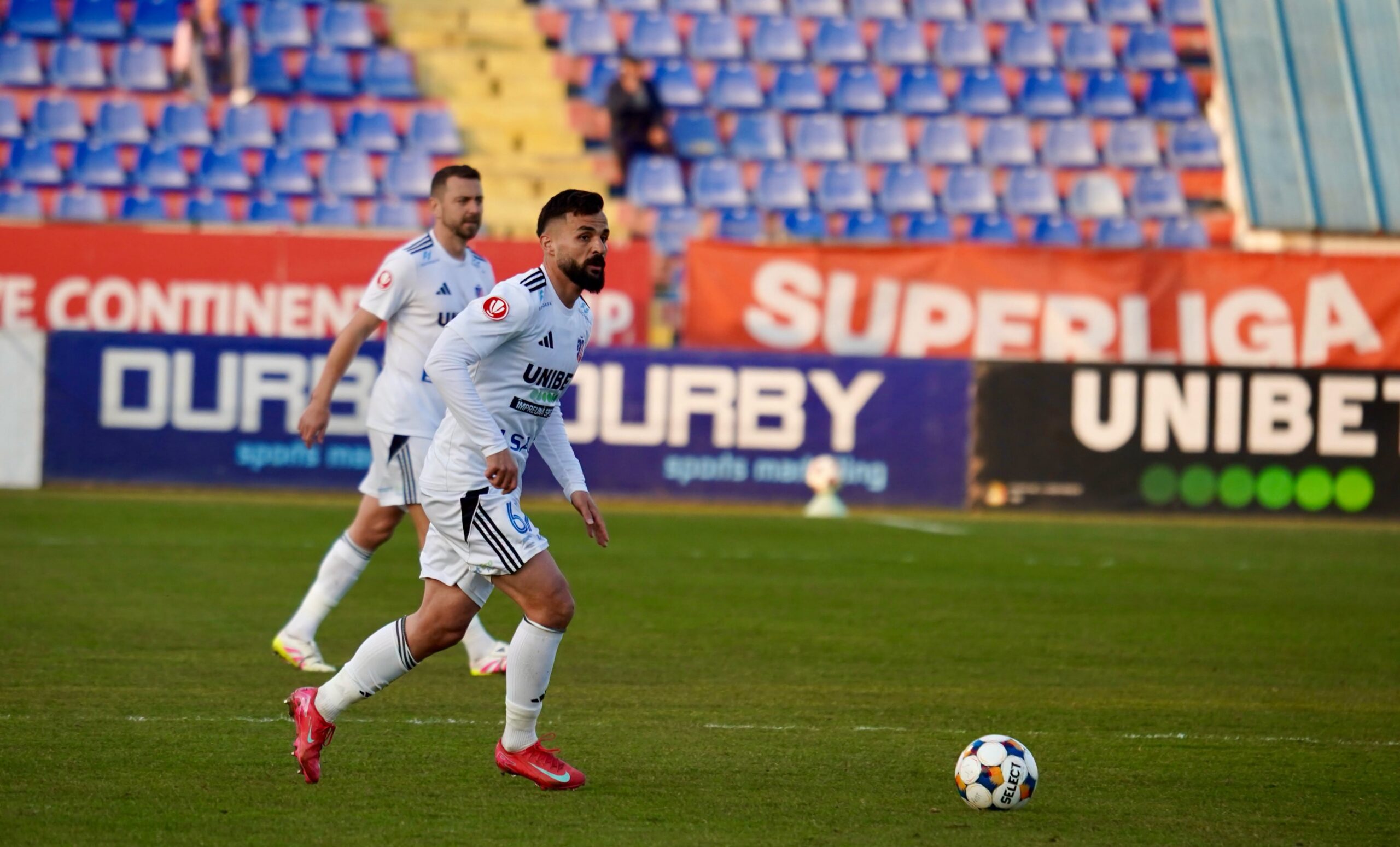 FC Botoșani - UTA Arad, 2-0. Mailat a marcat după repetarea penalty-ului, iar de Vega a stabilit scorul final