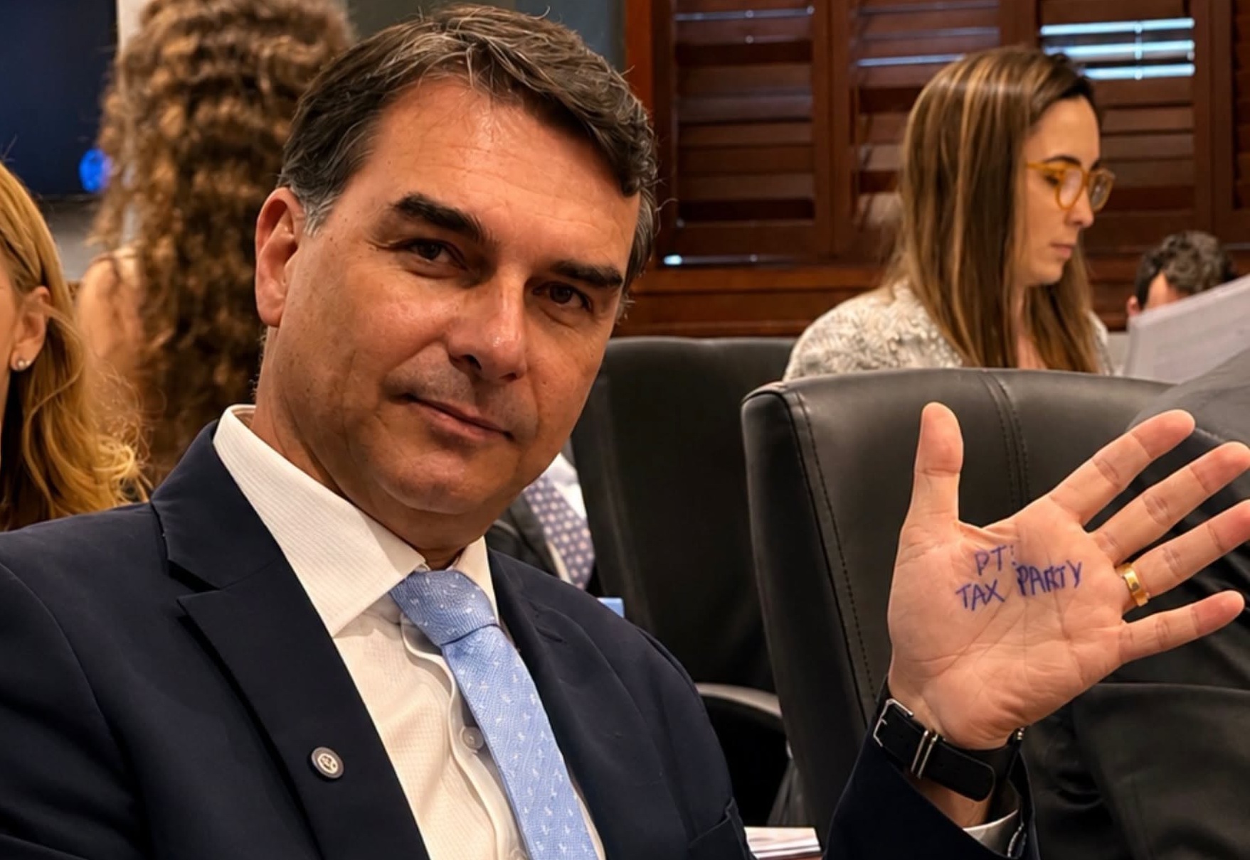 Flávio Bolsonaro, refugiat în SUA după ce a pierdut alegerile prezidențiale. Ce rol a avut administrația Trump
