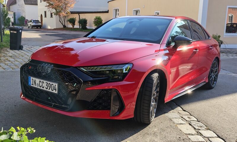 Audi A3: cum transformi un hatchback premium într-o mașină „bună la toate”