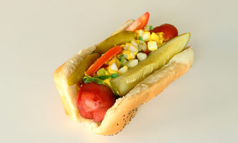 Cum să faci cel mai bun hot dog la tine acasă. Ingredientul care schimbă totul