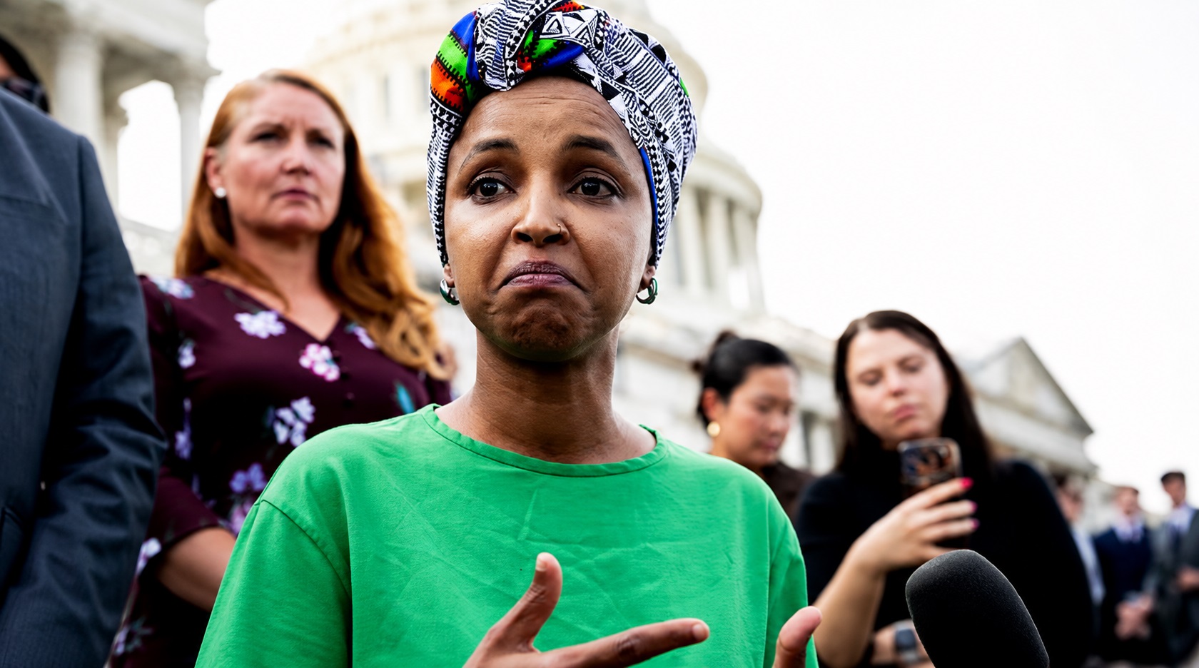 Un democrat rupe tăcerea în cazul Ilhan Omar. Ancheta federală continuă