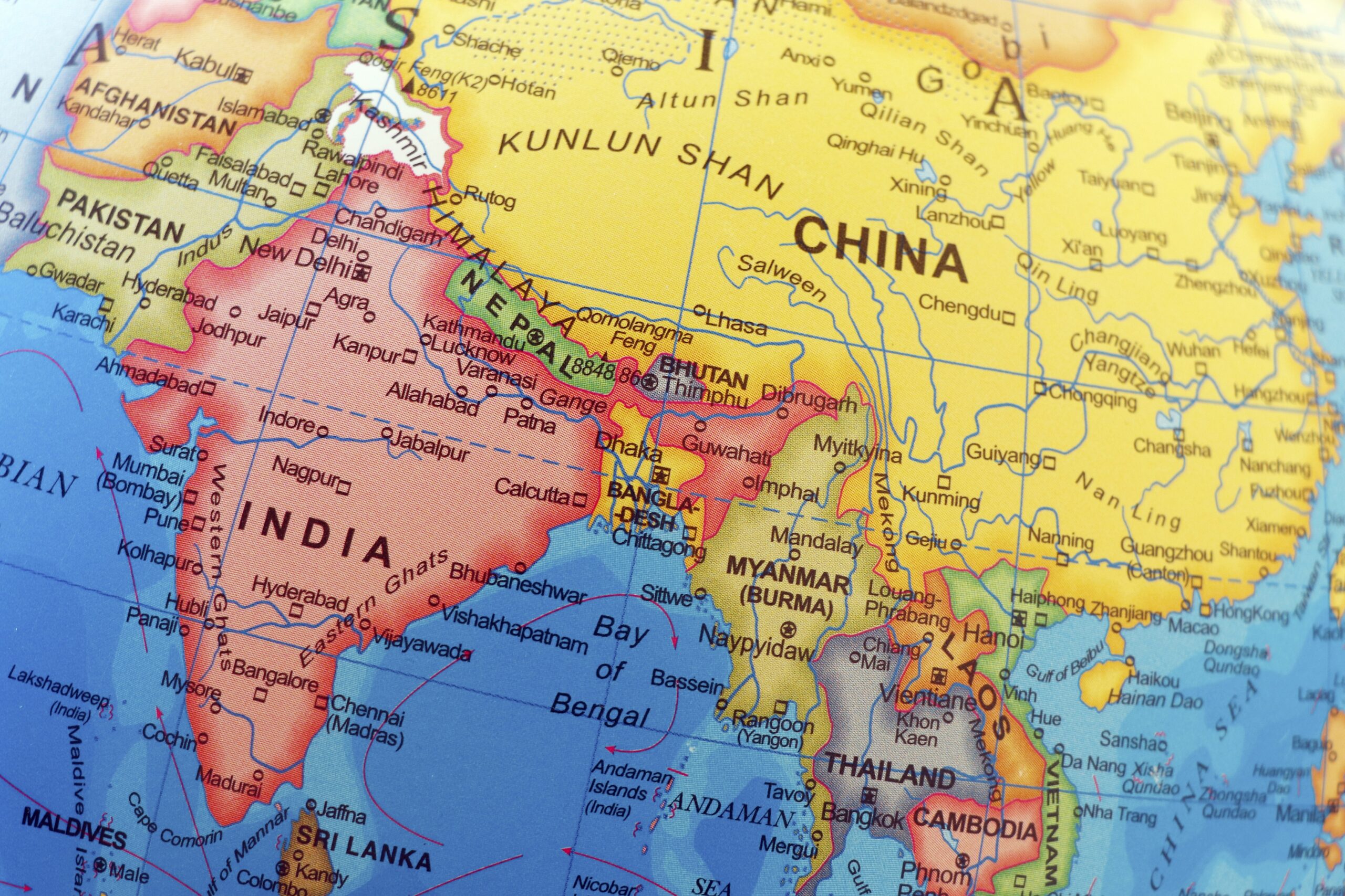India, deficit comercial tot mai mare cu China