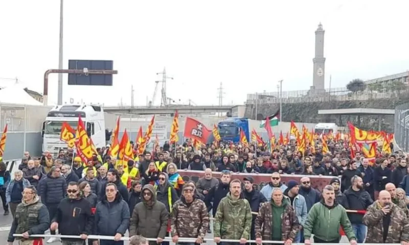 Proteste de amploare și tensiuni în Italia. Milioane de angajați și studenți au blocat marile orașe