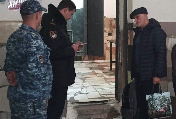 Interlopul Iurie Radulov, alias Babior, condamnat pe viață pentru zece omoruri, a fost extrădat din Turcia și încarcerat la Chișinău. Video
