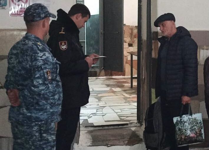 Interlopul Iurie Radulov, alias Babior, condamnat pe viață pentru zece omoruri, a fost extrădat din Turcia și încarcerat la Chișinău. Video