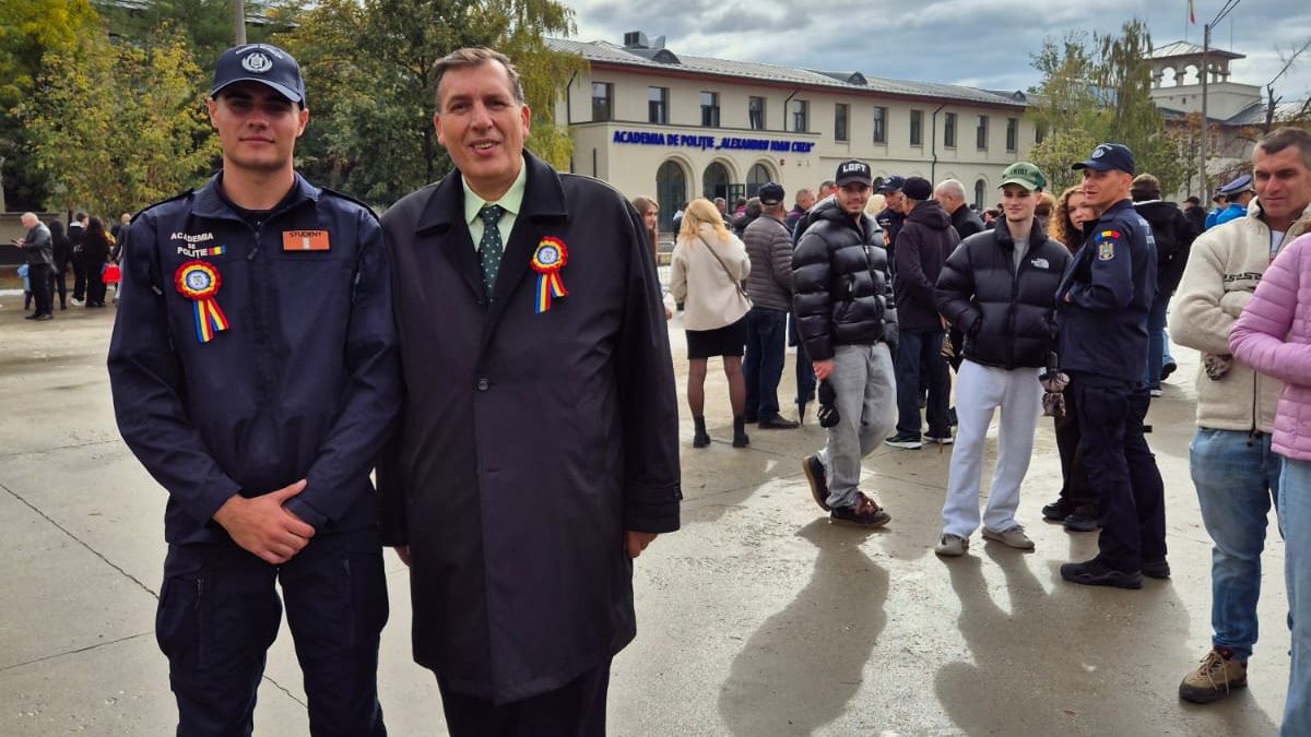 Jurământul tinerilor studenți ai Academiei de Poliție „A. I. CUZA”