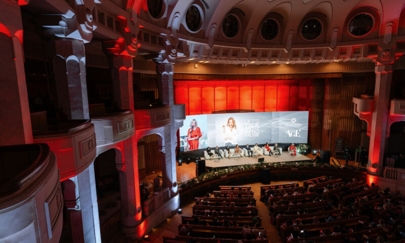 Secretul creierului feminin la menopauză. Dr. Lisa Mosconi prezentăt în premieră la conferința „Let's Talk About Menopause”