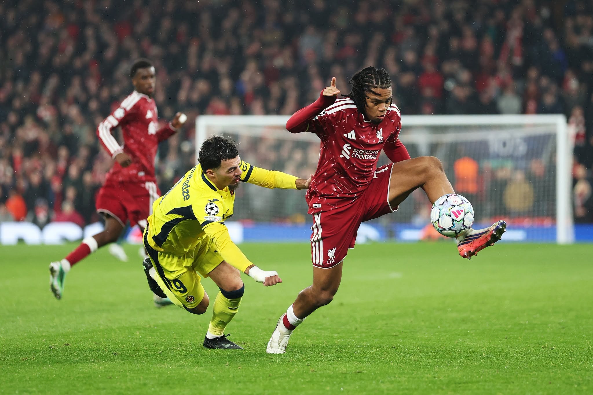 Liverpool și Napoli, victorii spectaculoase în Champions League. Programul meciurilor de miercuri și clasamentul